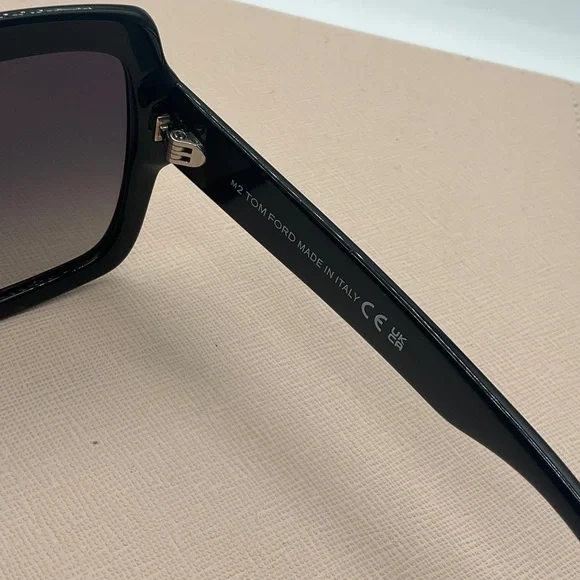 Tom Ford Black Gradient Square Sunglasses - Picture 5 of 7